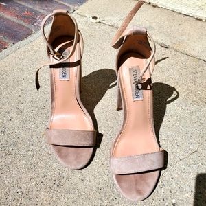 Steve Madden Carrson Taupe Suede heels size 6